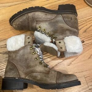 Frye Samantha Hikers 70910 Chocolate 8.5 gently worn